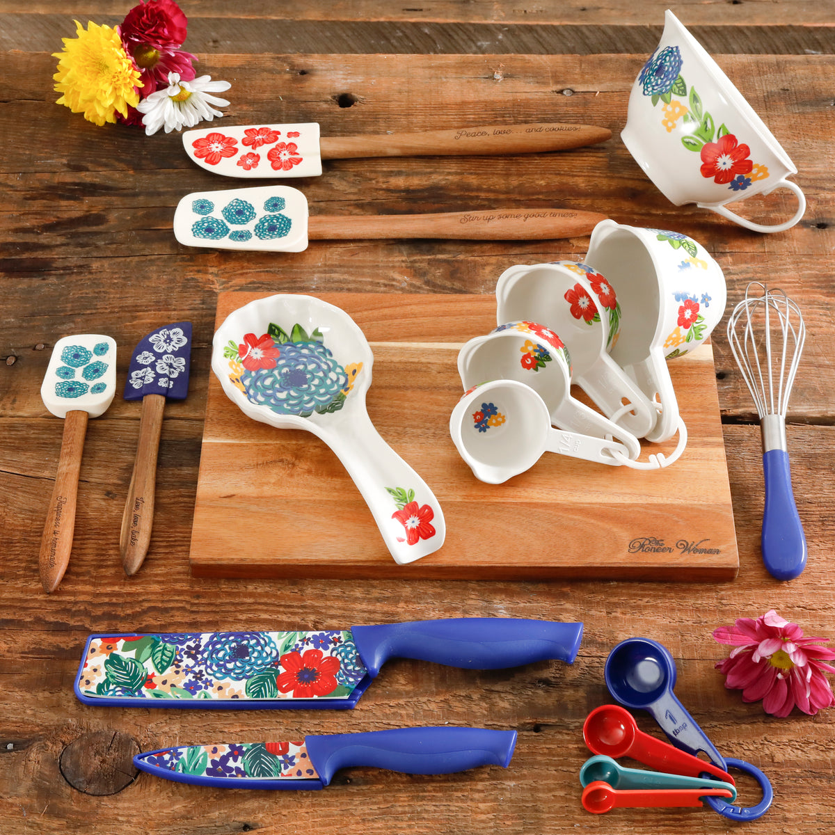 The Pioneer Woman Clara 20-Piece Gadget Set